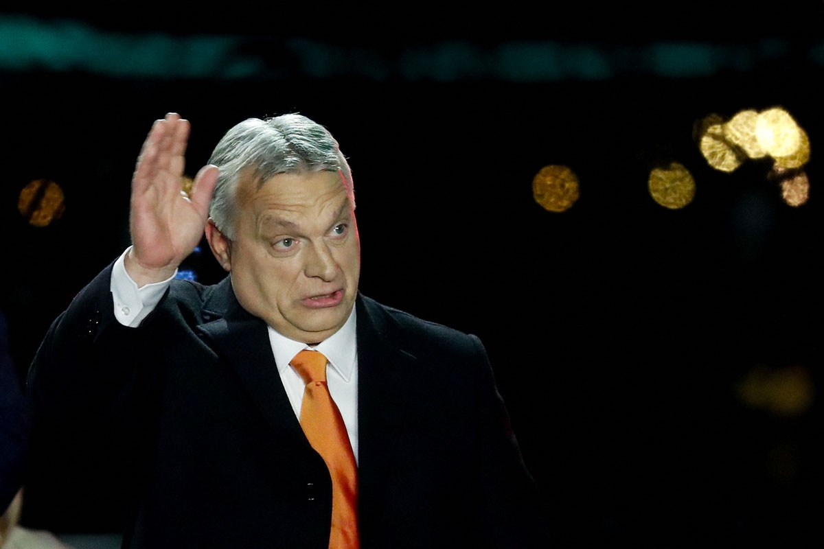 Viktor Orban winkt