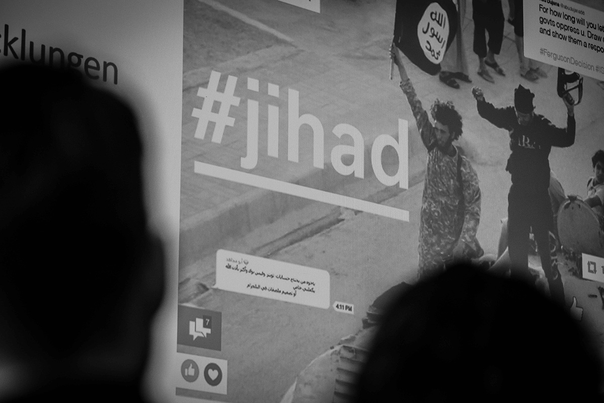 Eine Präsentation in Bayern klärt über die Rolle digitaler Medien für den Salafismus auf