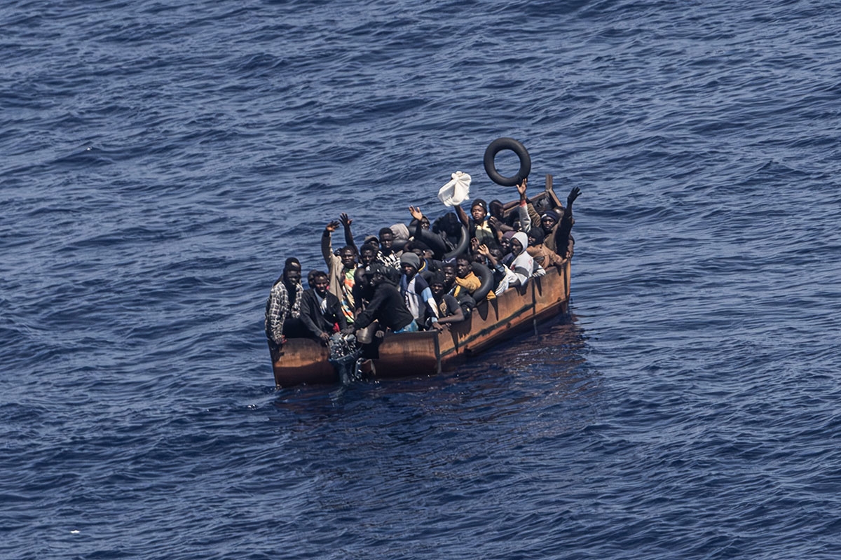 Boot mit Flüchtlingen in Seenot