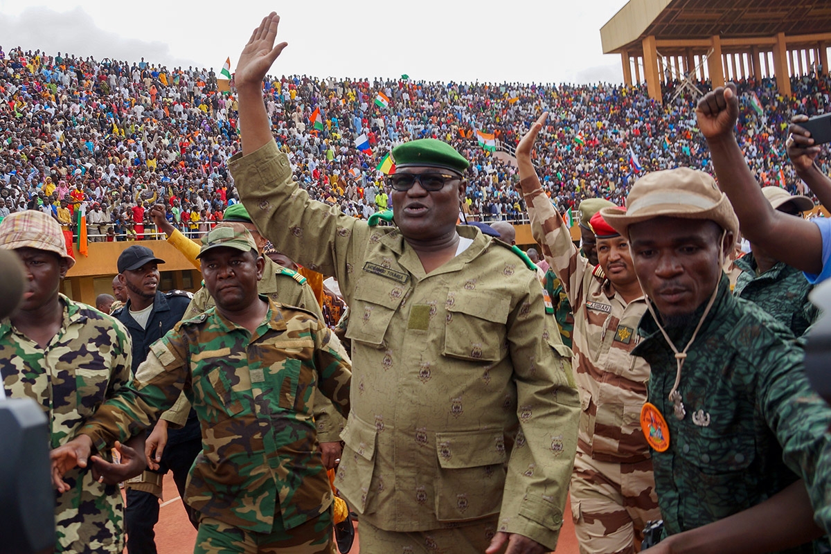 General Abdourahamane Tchiani im Stadion von Niamey