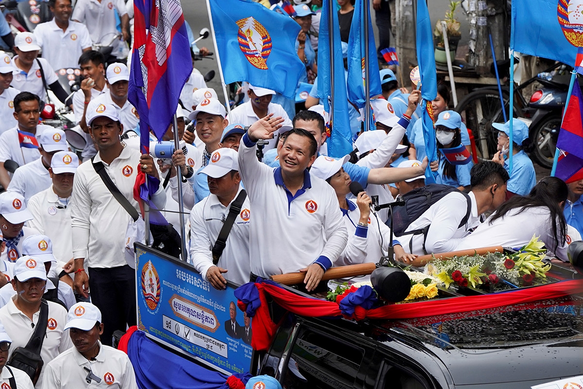  Hun Manet, Sohn und designierter Nachfolger von Ministerpräsident Hun Sen, paradierte zwei Tage vor den Wahlen durch Phnom Penh