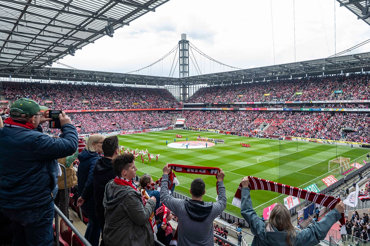 Rekordkulisse von 38.365 Zuschauer:innen im Müngersdorfer Stadion