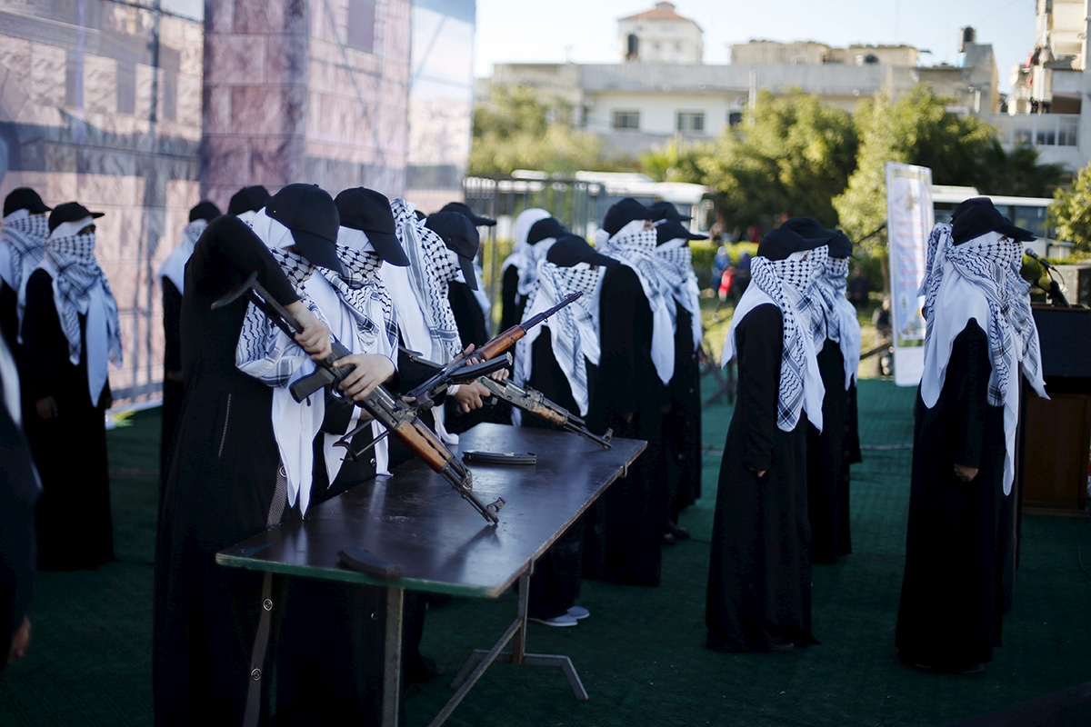 Mädchen bei einer Hamas-Frauenkundgebung in Gaza-Stadt zur Unterstützung palästinensischer Messerangriffe auf Israelis, 6. Dezember 2015