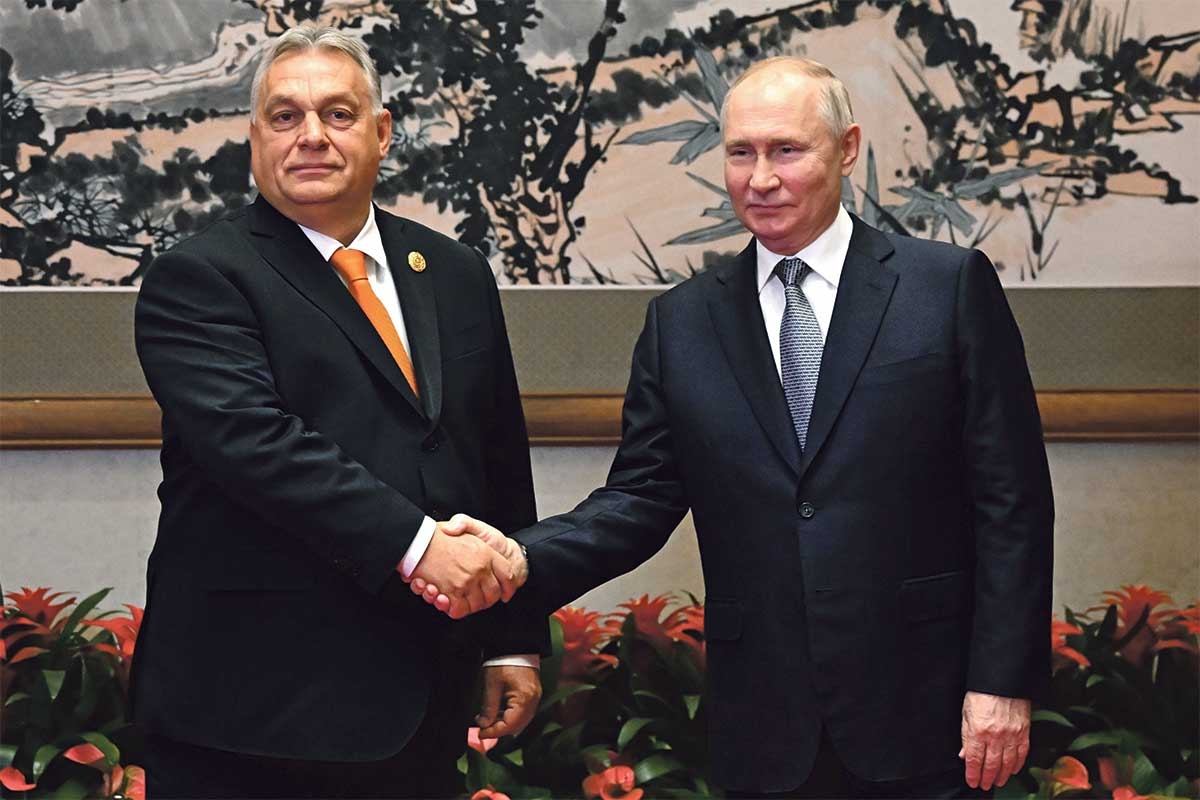 Ziemlich beste Freunde. Viktor Orbán (l.) trifft Wladimir Putin in Peking, 17. Oktober 2023