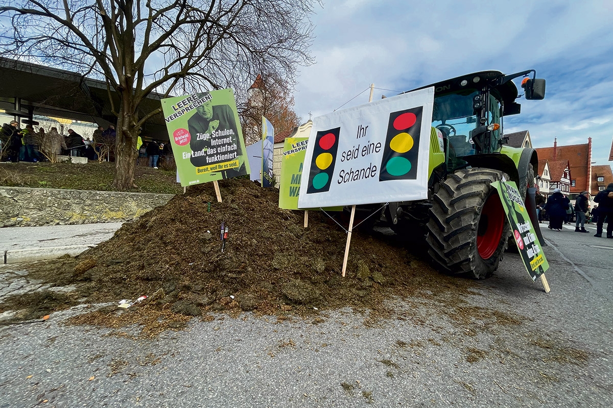 Landwirte protestieren am 14. Februar gegen den politischen Aschermittwoch der Grünen in Biberach