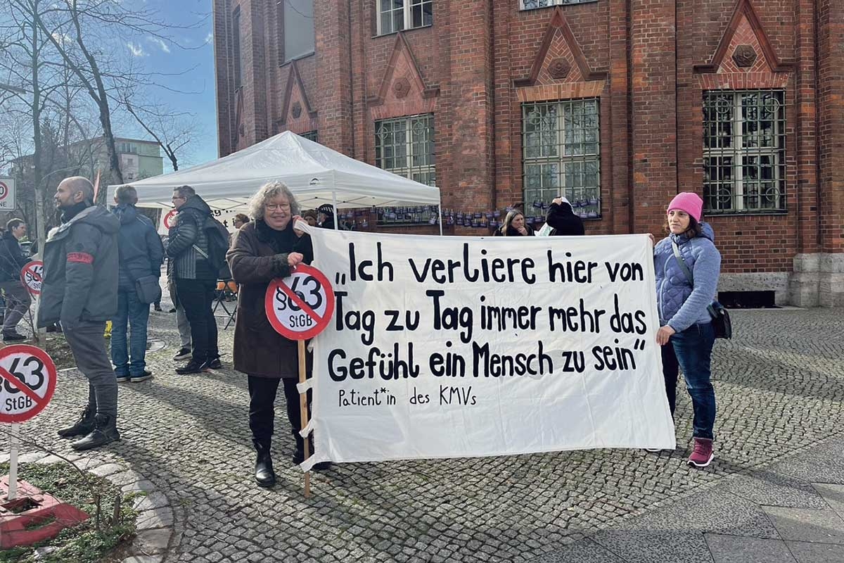 Die Angst der Angehörigen. Protest gegen die Zustände im Maßregelvollzug in Berlin Ende Februar