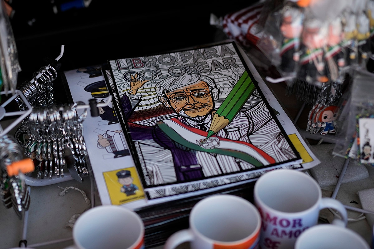 Präsidiales Malbuch. In Mexiko-Stadt lässt sich jede Menge Krimskrams mit dem Konterfei von López Obrador kaufen, 14. März