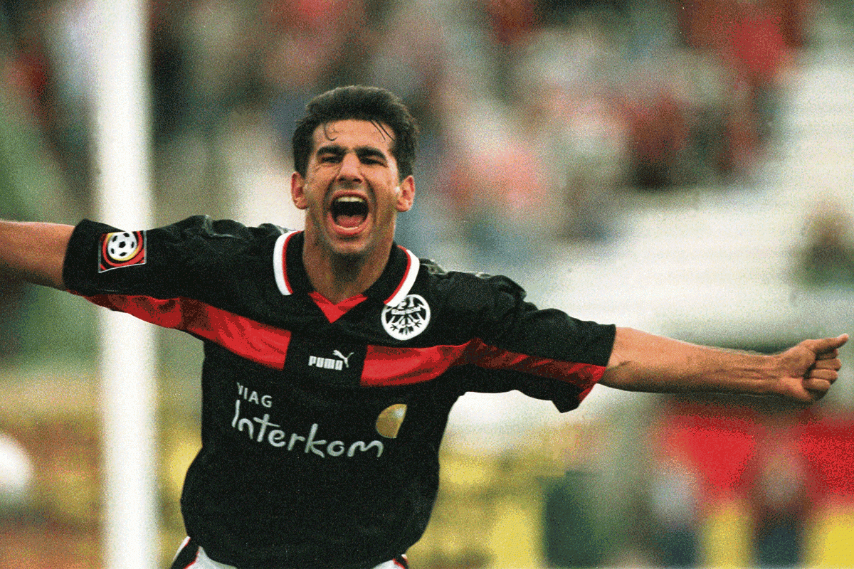 Kicken gegen Widerstände. Der ehemalige Fußballprofi István Pisont schoss beim DFB-Pokal 1998 für Eintracht Frankfurt das entscheidende Tor