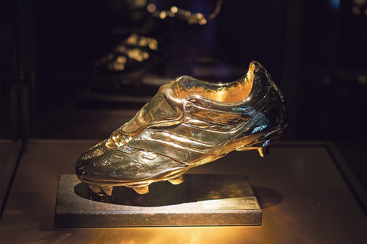 Nicht alles glänzt so schön. Im Museum des FC Barcelona können Fans den Goldenen Schuh von Lionel Messi bewundern