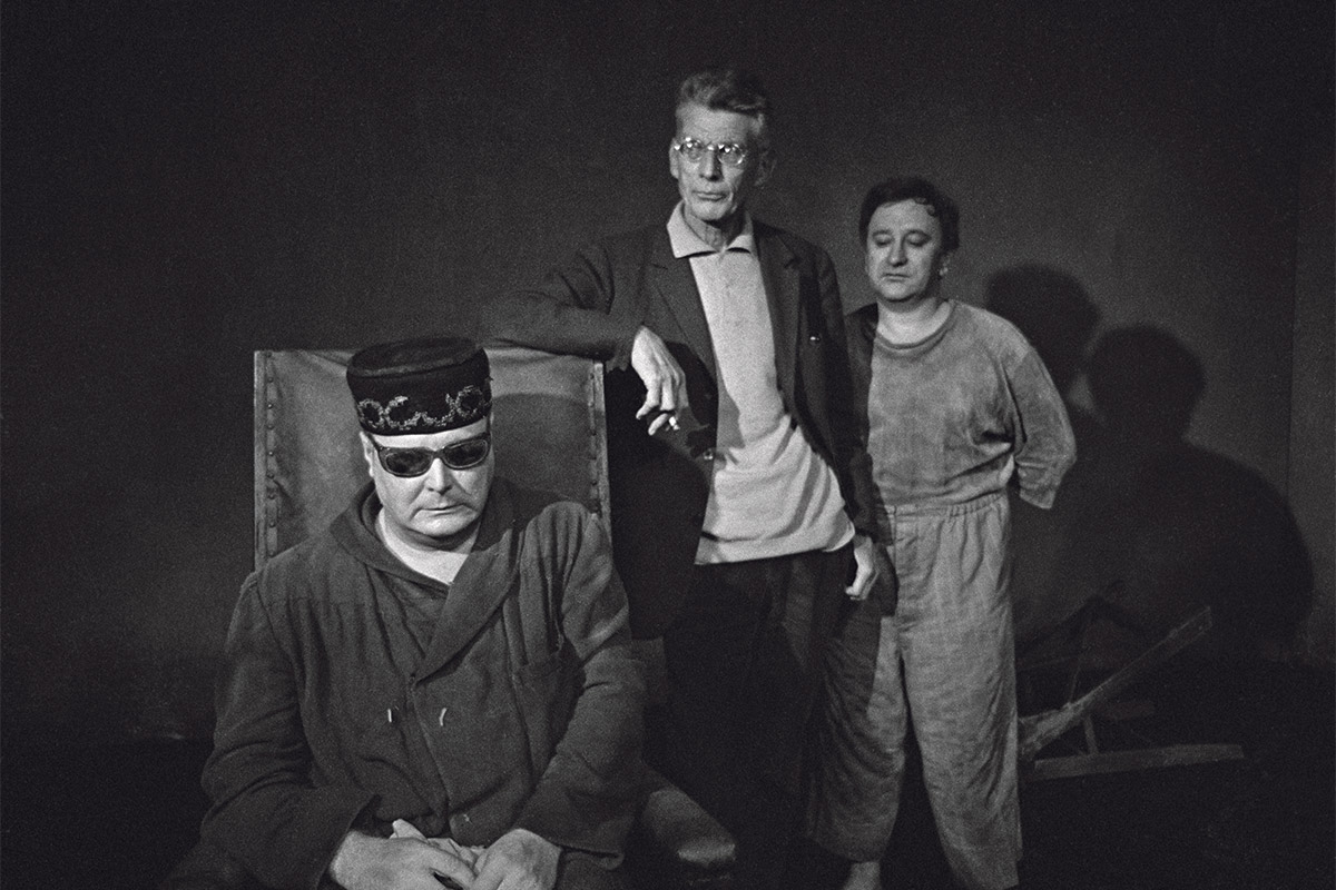 »Endspiel« in Berlin. Samuel Beckett (Mitte) bei Proben im Schiller-Theater 1967