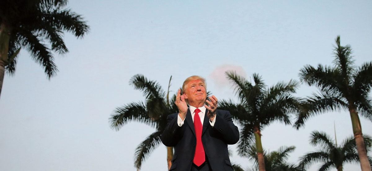 Der schon wieder. Donald Trump mit Palmen im Trump International Golf Club in West Palm Beach, 5. Februar