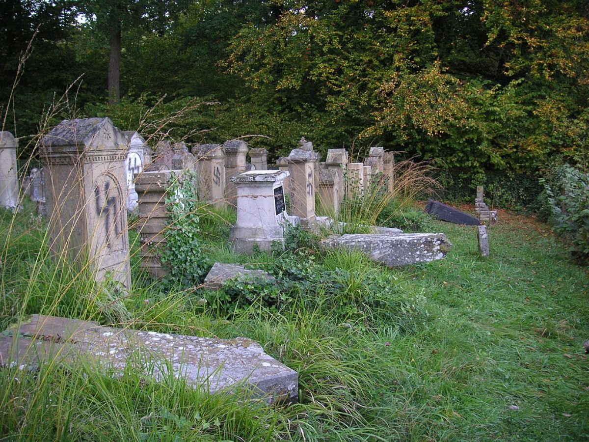geschändeter jüdischer Friedhof in Freudental