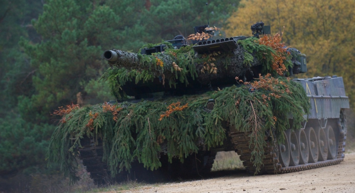 Ein getarnter Panzer