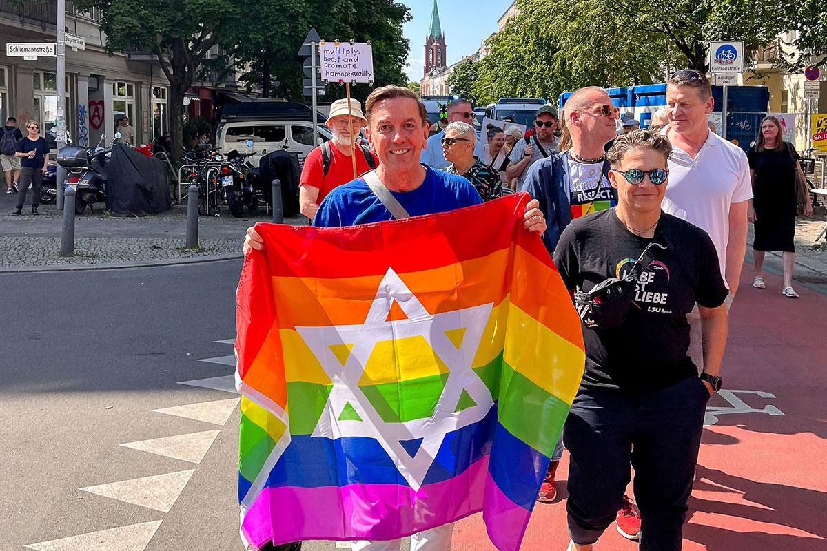 »Israel ist das Land im Nahen Osten, in dem Homosexuelle und Queers frei leben und sich organisieren können.« Straßenszene bei der East Pride 2023