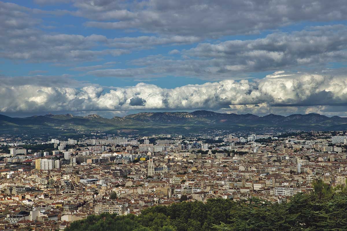 Marseille Wolken