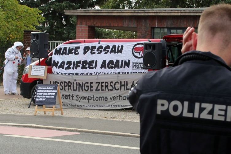 »Make Dessau Nazifrei Again«. Proteste gegen einen AfD-Landespartei in Dessau-Roßlau, 2018