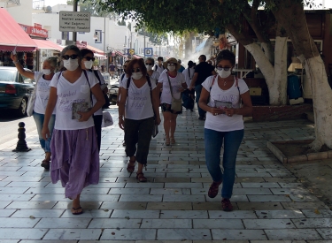 Frauenrechtlerinnen in Bodrum auf der Straße