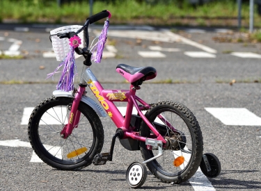 Kinderfahrrad mit Stützrädern