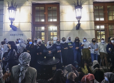 »Aus Angst nicht zurück an die Uni­versität«. Antiisraelische Kundgebung an der Columbia University, New York City, am 30. April