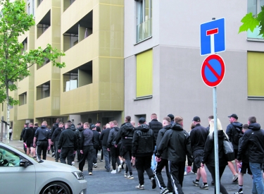 Auf dem falschen Weg. In Dresden versuchten rechtsextreme Jugendliche am 1. Juni, den Christopher Street Day zu stören
