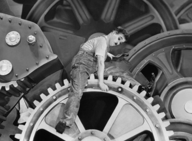 Man kann auch mit und trotz Arbeit einsam sein. Charlie Chaplin in »Moderne Zeiten« (Modern Times, USA 1936)