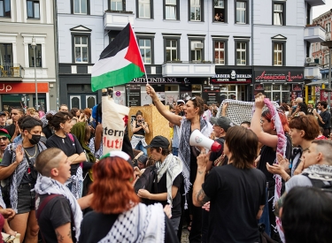 Nationalflaggen waren unerwünscht. Beim Dyke March am 26. Juli ging es mehr um Palästina als um lesbische Themen