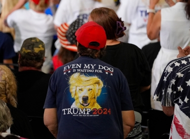 Jede Stimme zählt. Anhänger Donald Trumps lauschen dem ehemaligen Präsidenten in Harrisburg, Pennsylvania, 31. Juli