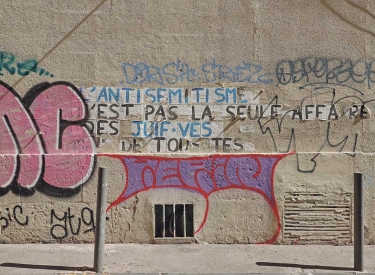 »Der Antisemitismus ist nicht nur Angelegenheit der Jüd:innen, sondern von allen.« Graffiti in der Nähe des Hauptbahnhofs von Marseille