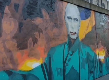 Ist er nur mit dem richtigen Fluch zu bekämpfen? Voldemort Putin, Grafito in Poznań (Polen)