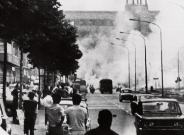Unruhiges 1969. Straßenkämpfe vor dem Fiat-Werk in Turin