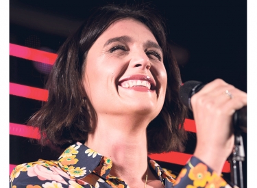 Jessie Ware bei einem Auftritt 2017