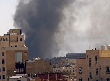Rauch über der jemenitischen Hauptstadt Sanaa