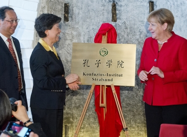 Bundeskanzlerin Angela Merkel bei der Eröffnungsfeier des Konfuzius-Instituts in Stralsund