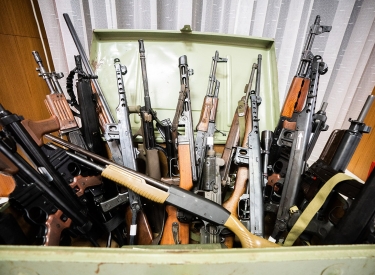 Beschlagnahmte Waffen am Samstag, 12. Dezember 2020, bei einer Pressekonferenz der Polizei