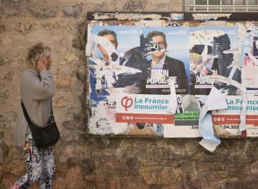 Beschädigte Wahlplakaten in Cannes von  Jean-Luc Mélenchon