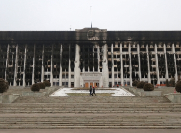 Das ausgebrannte Stadtverwaltungsgebäude in Almaty
