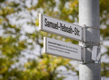 Straßenschild Yeboah
