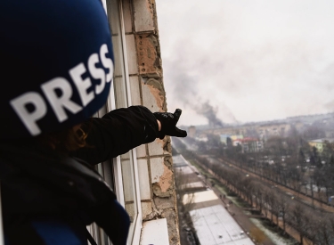 Associated-Press-Fotograf Evgeniy Maloletka nach einem Luftangriff auf ein Entbindungskrankenhaus in Mariupol