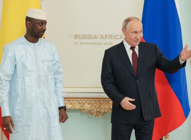 Russlands Präsident Putin und der Interimspräsident von Mali, Assimi Goita