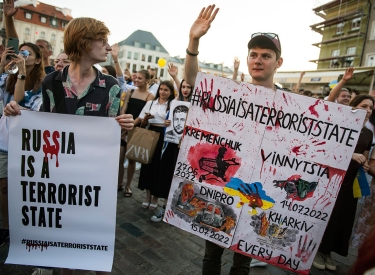 Ukrainische Aktivist:innen demonstrieren am ukrainischen Unabhängigkeitstag in Warschau, 24. August 2023