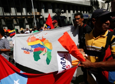 Einfach zwei Drittel vom Nachbarland annektieren. Unterstützer der Regierungskampagne in der venezolanischen Hauptstadt Caracas, 1. Dezember