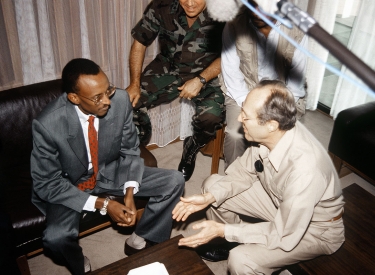 »Ein paar Mann mit Raketenwerfern zielten auf die Jeeps.« Paul Kagame später im Jahr 1994 bei Unterredungen mit dem damaligen US-Verteidigungsminister William Perry
